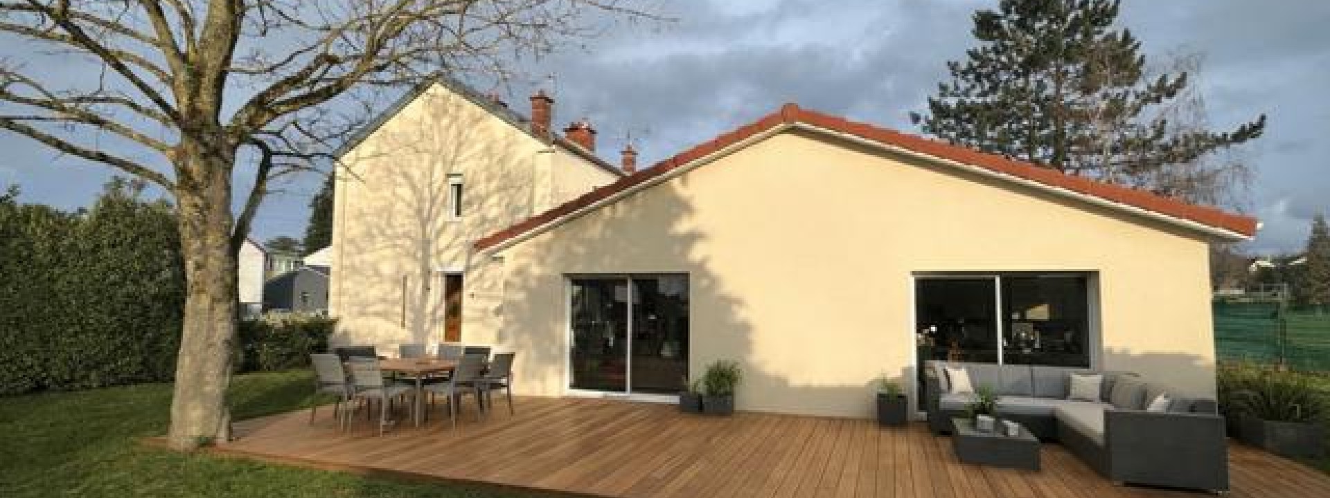 Extension contemporaine de maison de plus de 100 m² conforme RE2020 près de Nancy